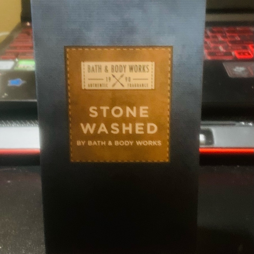 Bath & Body Works Stone Washed Cologne